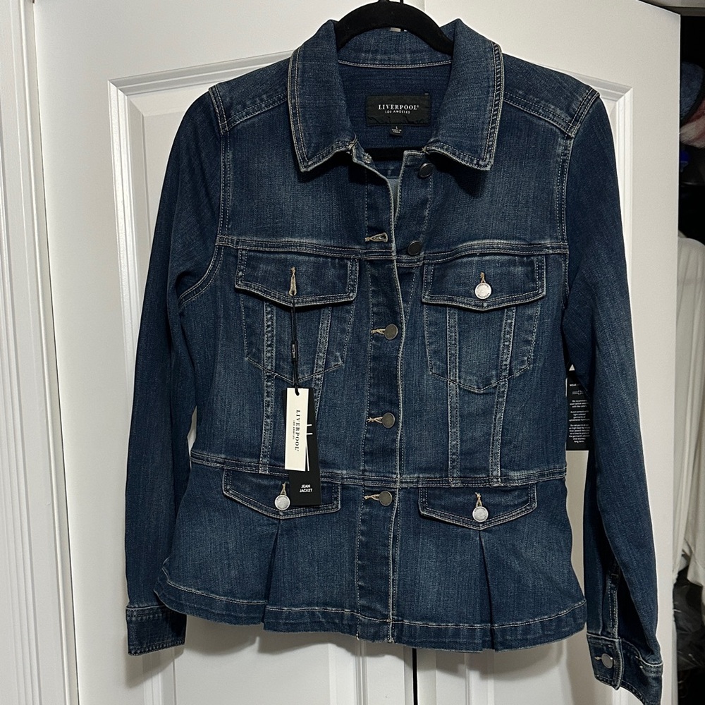 Sz L⭐️NWT Liverpool Trucker Blue Fit and Flare Jean Jacket with Peplum Hem